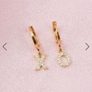 Fraiser Sterling ‘XO Huggies’